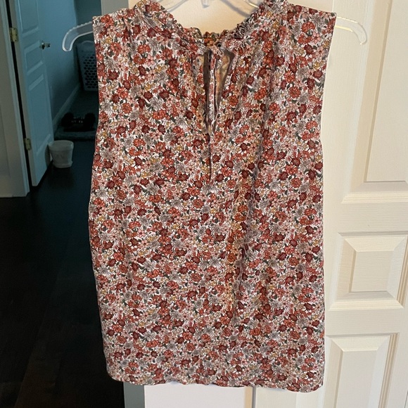 Floral Tank - Picture 4 of 4